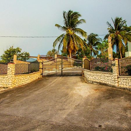 Sunshine Lodge: Your Home Away From Home Montego Bay Zewnętrze zdjęcie
