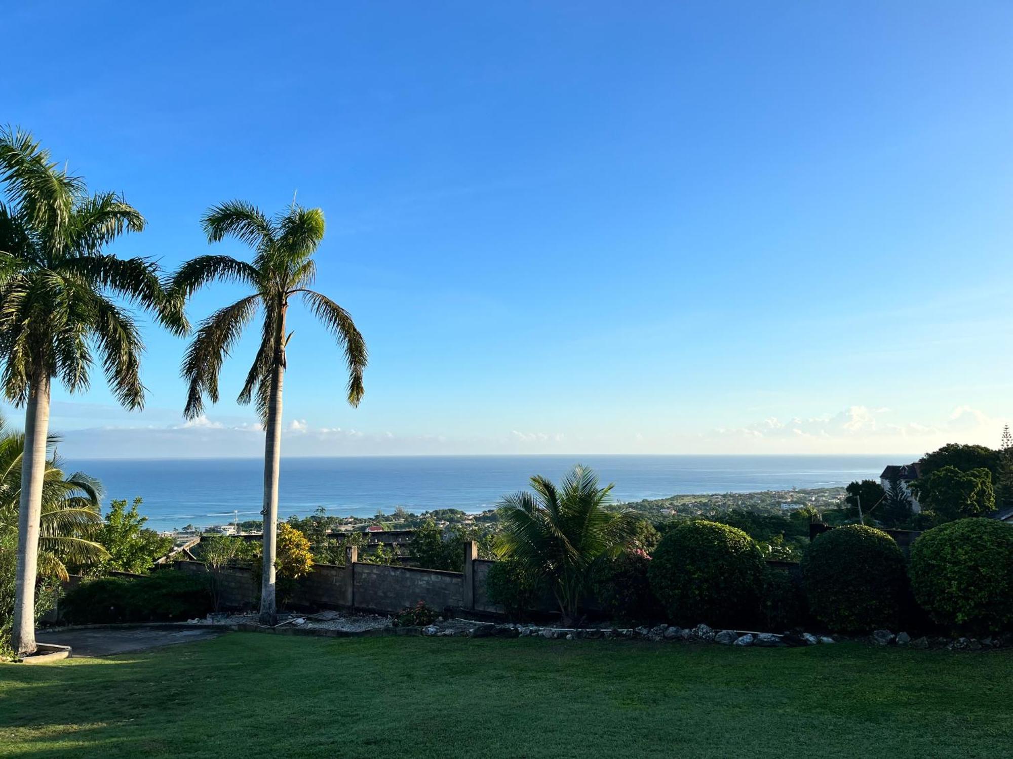 Sunshine Lodge: Your Home Away From Home Montego Bay Zewnętrze zdjęcie