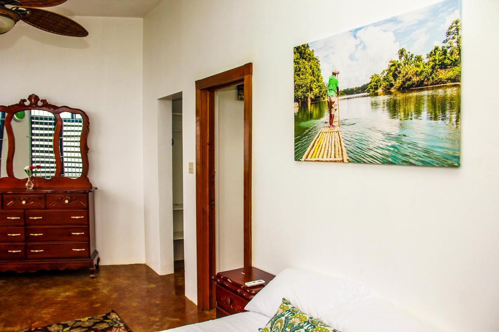 Sunshine Lodge: Your Home Away From Home Montego Bay Zewnętrze zdjęcie