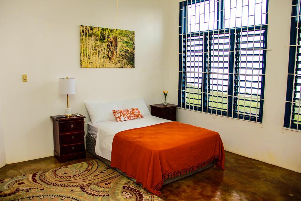 Sunshine Lodge: Your Home Away From Home Montego Bay Zewnętrze zdjęcie