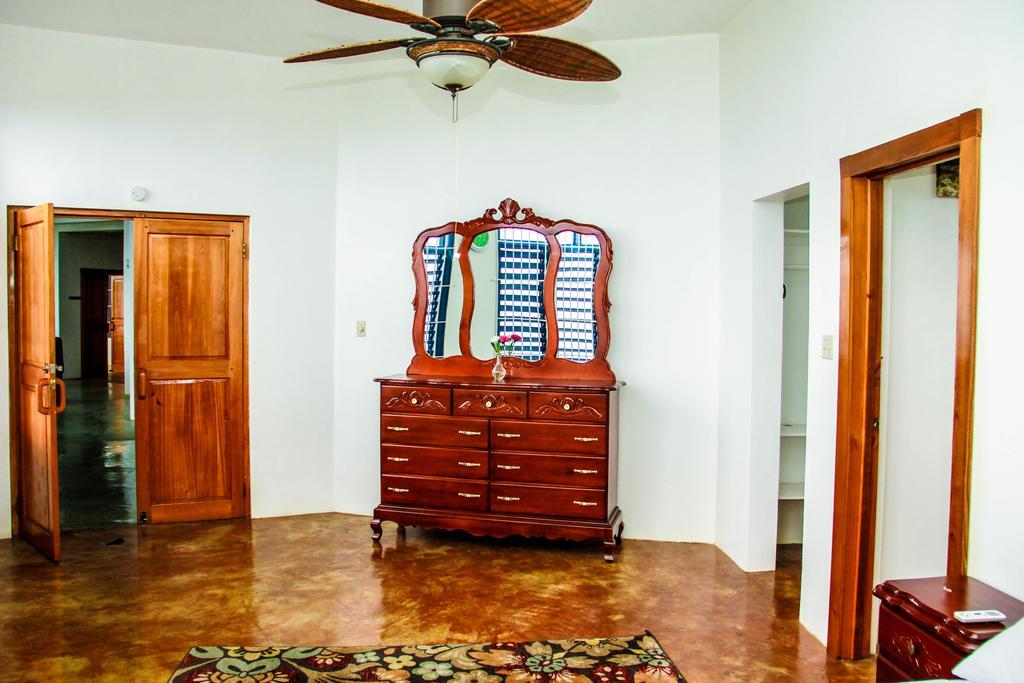 Sunshine Lodge: Your Home Away From Home Montego Bay Zewnętrze zdjęcie